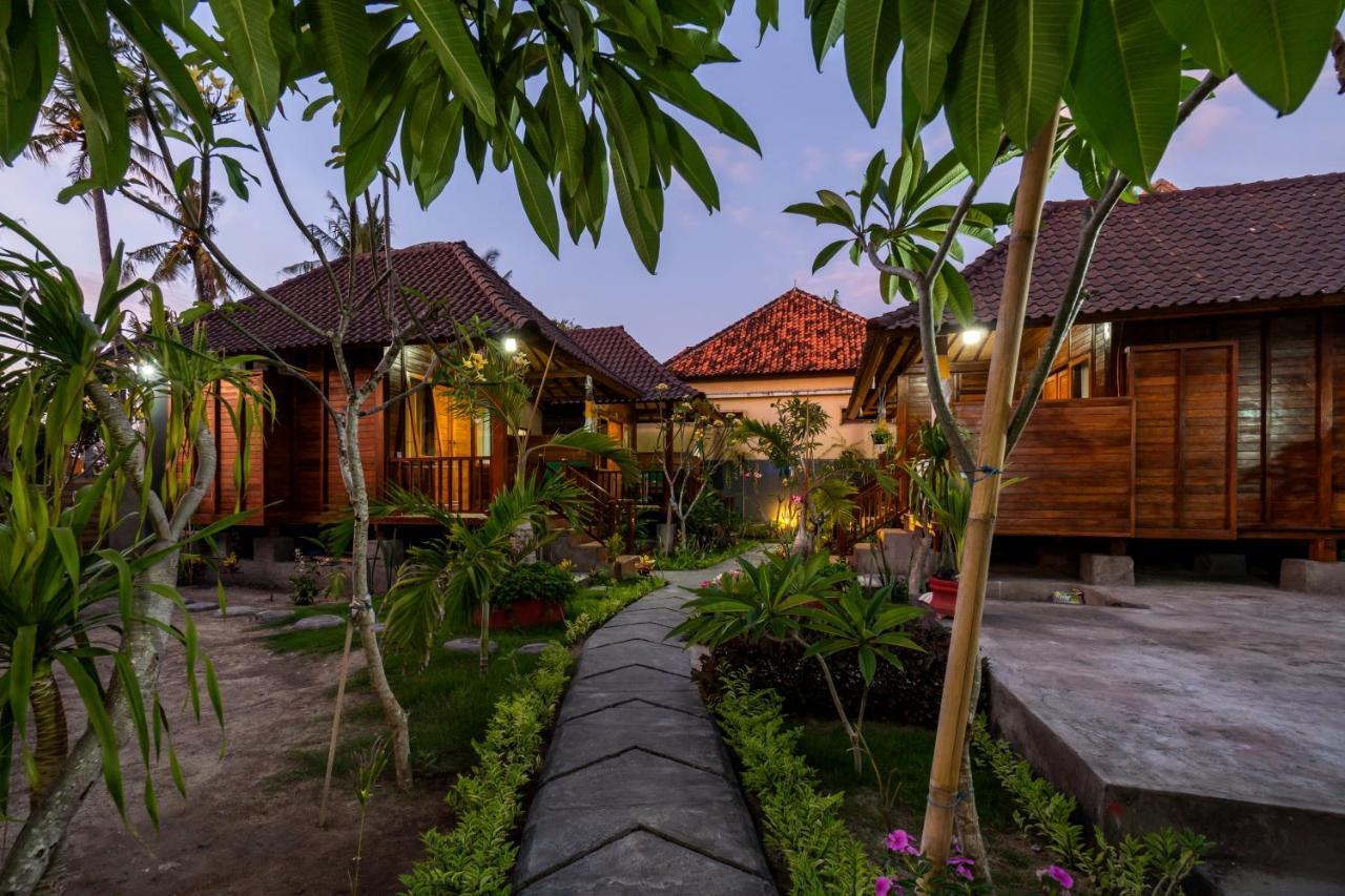 Krisna Home Stay Nusa Lembongan Zewnętrze zdjęcie